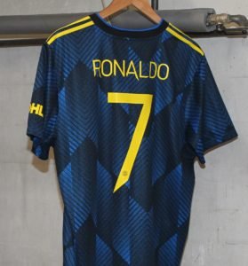 man utd 3rd kit ronaldo